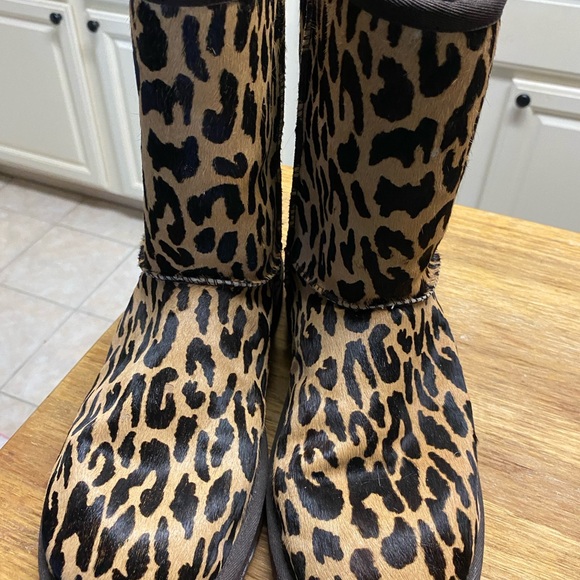 Nex Authentic UGG Animal Print Boots
Rich colors. Beautiful💕
Great price!💕 - Picture 2 of 7